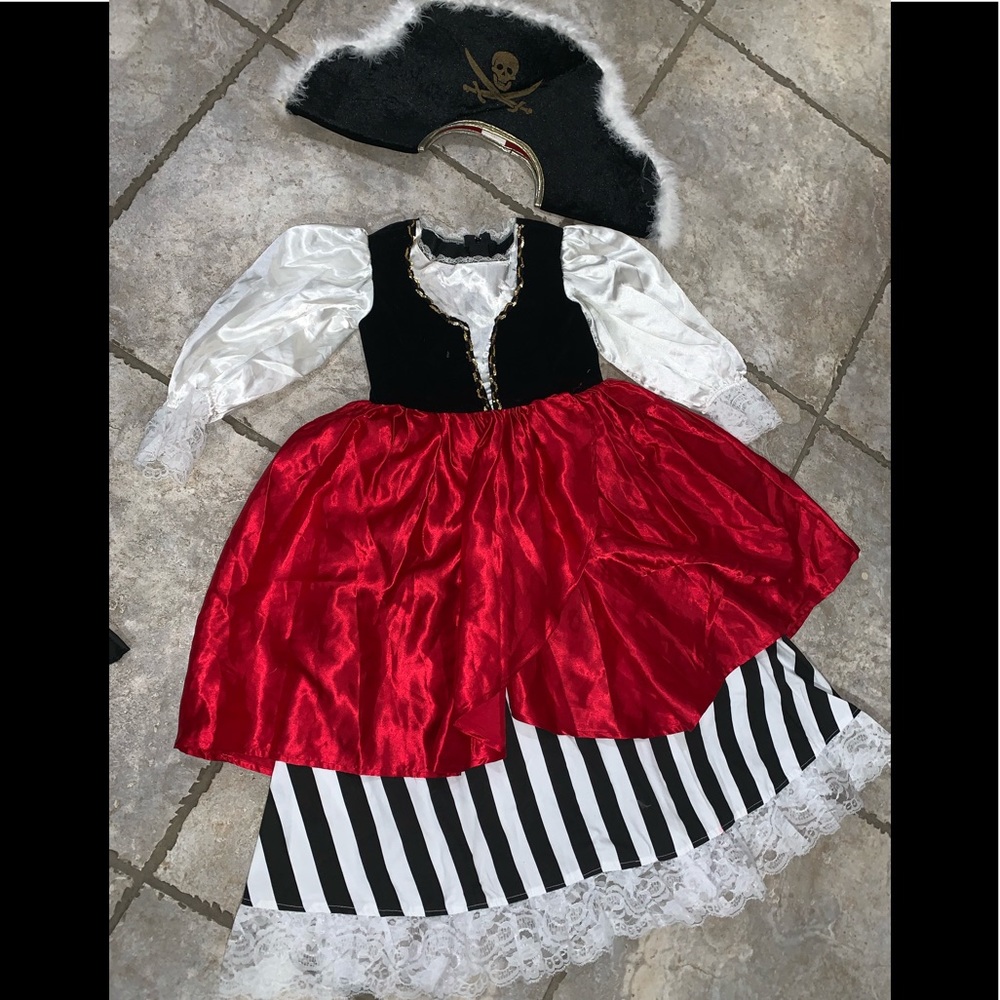 Girl Pirate custome